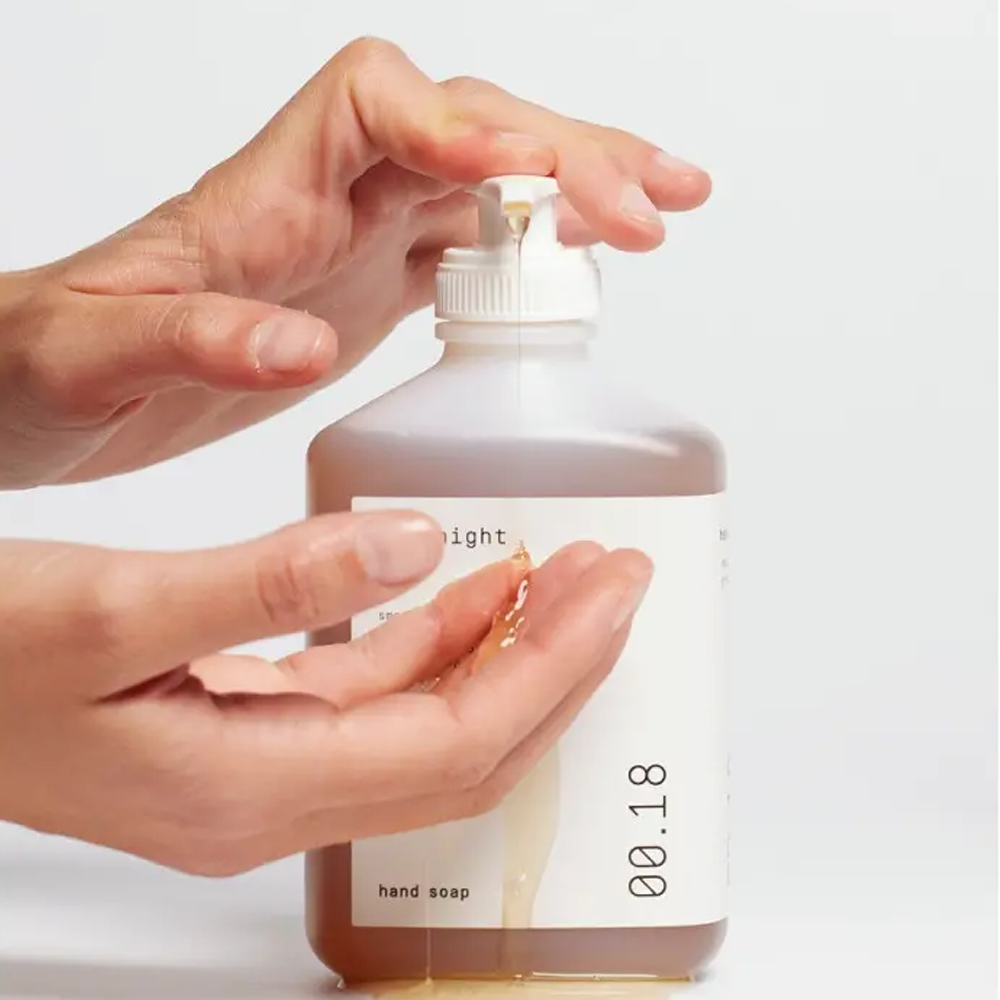 Mid/night 00.00 Hand Soap 00.18 300ml - Зволожуюче мило для рук - фото №2 Mid/night 00.00 Hand Soap 00.18 300ml - Зволожуюче мило для рук - фото №2